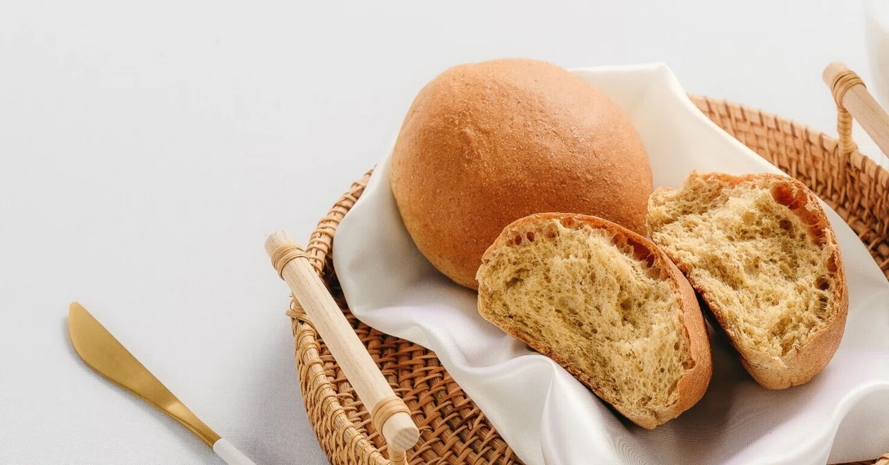 カゴに盛られたベースブレッド